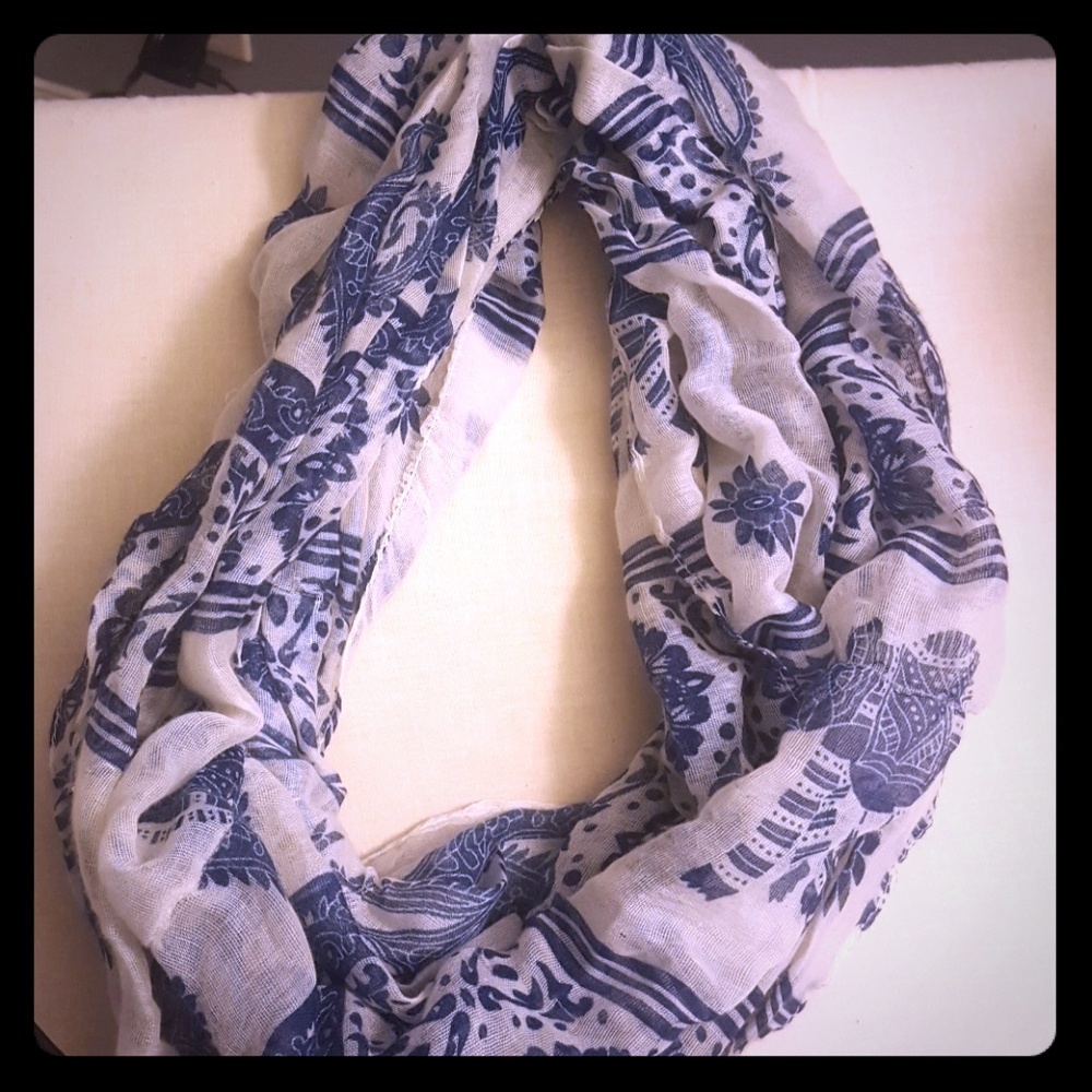 Infinity scarf